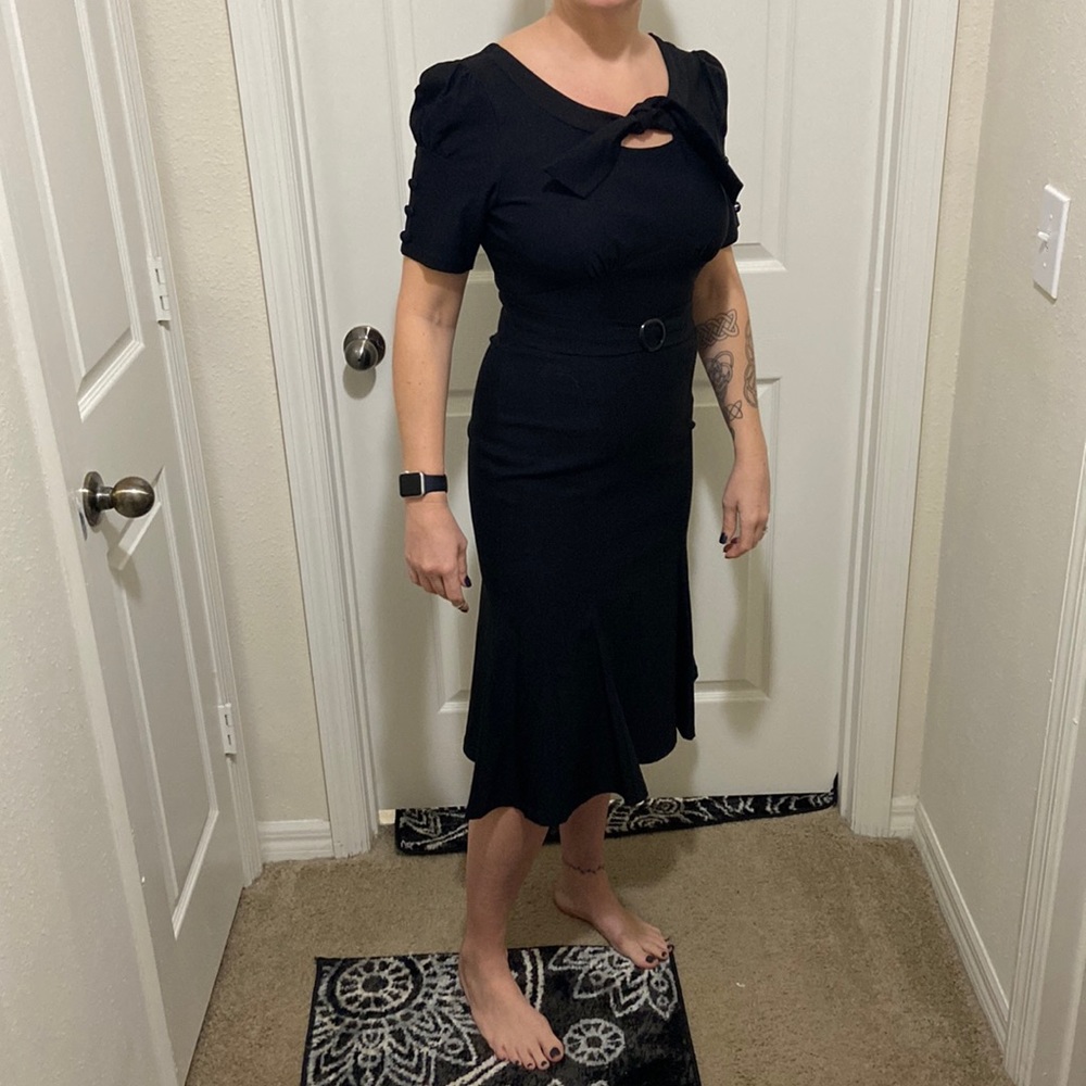 Black dress with vintage vibe